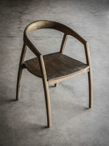 Nairobi Stuhl von Hoffz - Modernes Design, Teakholz, elegante Linien, perfekt für Ihren Essbereich.