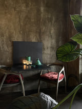 Nairobi Stuhl von Hoffz - Modernes Design, Teakholz, elegante Linien, perfekte Ergänzung für jeden Essbereich.