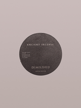 Demolished Studio - Scented Iron Candle 280ml | Duft: Ancient Incense - antiker Weihrauch, Tonkabohne, rauchiges Leder | ca. 60 Std Brenndauer, Geschenkidee, erhältlich bei BADINFORM / BFORM