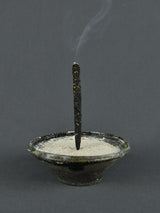 INCAUSA - Breu Resin Palo Santo Half-Dozen Bundle | 6 traditionellen Räucherstäbchen | in nepalesisches Lotta-Papier gewickelt | mit Palo Santo verfeinert | aromatisch, holziger Duft | Shop Online | BFORM - Duft und Design bei BADINFORM