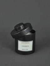 Mad et Len | Duftkerze Graphite - Bougie Apothicaire 300g | Shop Online | BADINFORM