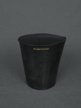 Mad et Len - Darkwood Bougie Vestimentale Duftkerze, 450g pflanzliches Wachs, rauchig, holziger Duft | BADINFORM Shop