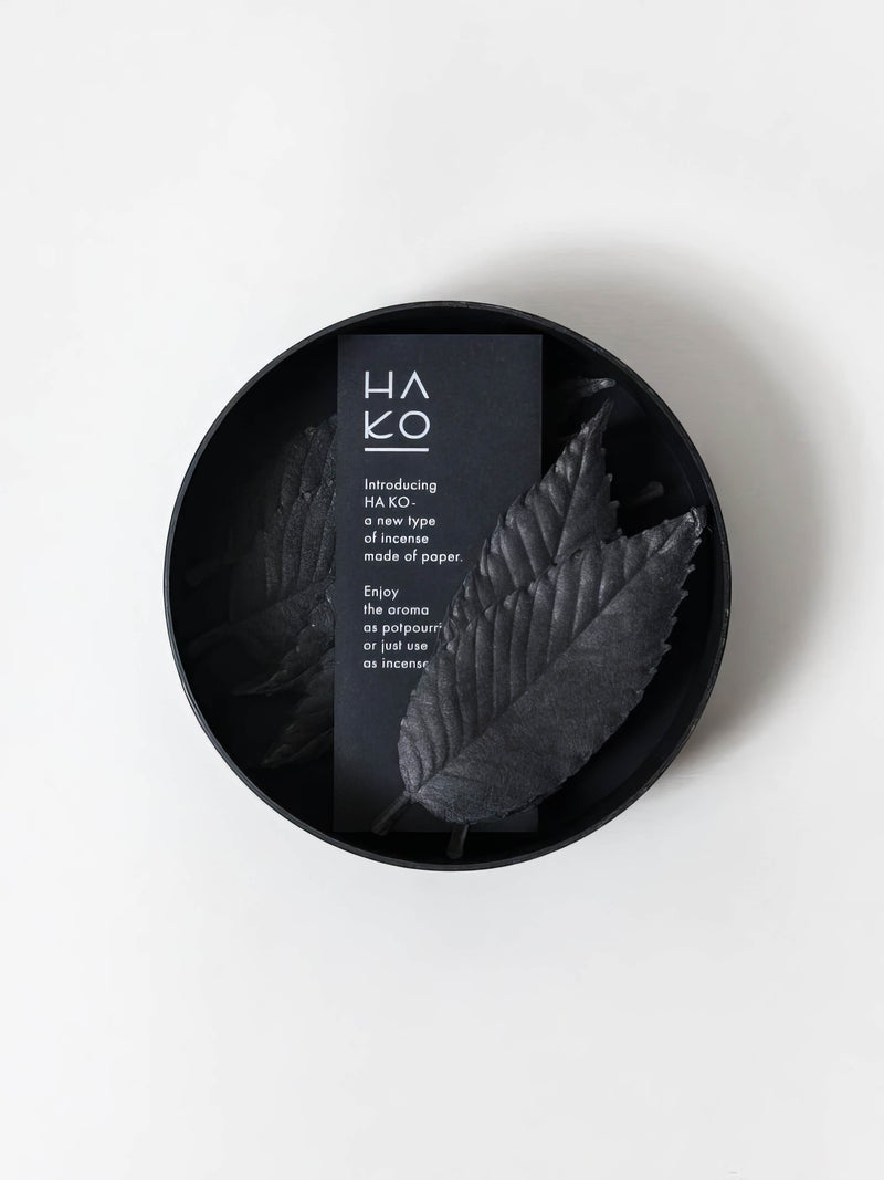 HA KO Paper Incense - No. 01 Black 'Relax' | Set of 6 | Duftnoten: Vetiver, Zypresse, Hiba, Bergamotte