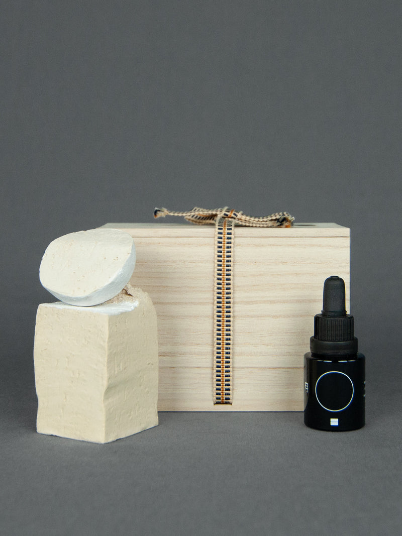 Hakudo Moon Diffuser Set von Aoiro Air, Keramikskulptur, Raumduft