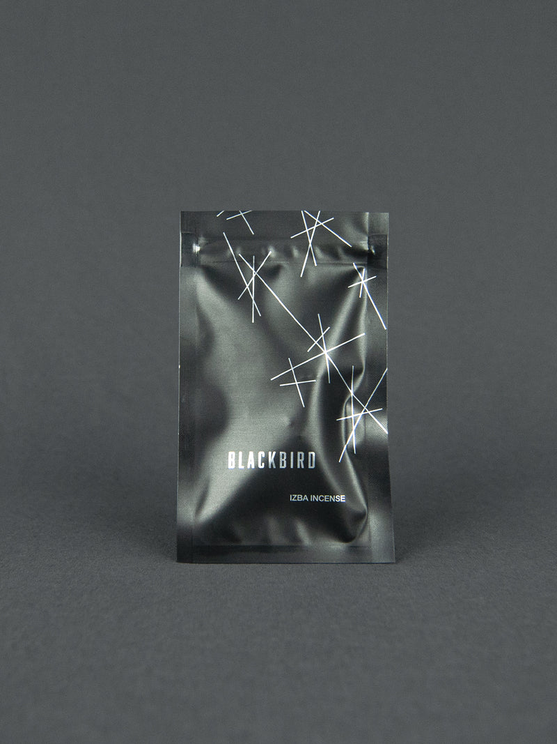 BLACKBIRD Izba Incense Räucherkegel | Duftnoten - Zederholz, Lavendel - warmer, rauchiger, würziger Raumduft | Testpackung mit 2 Kegel | Shop Online | Blackbird bei BFORM