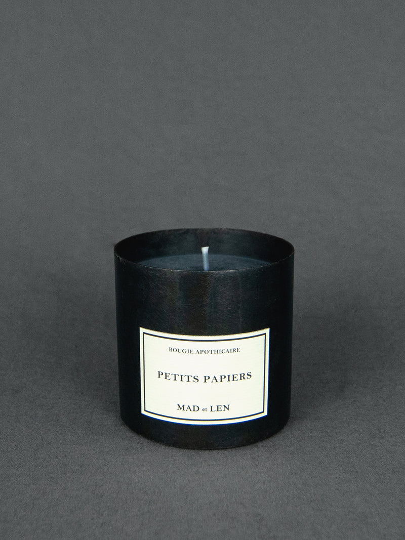 MAD et LEN | Duftkerze Petit Papiers - Bougie Apothicaire - 300g black wax | Shop Online | BADINFORM