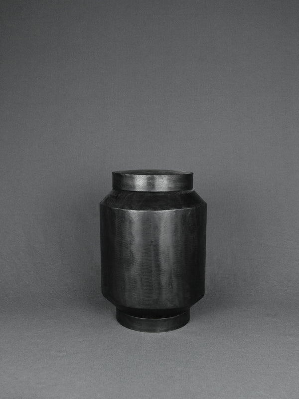 MADetLEN - Petit Monarchia Vase aus Eisen, Objet 10.1, BADINFORM Onlineshop