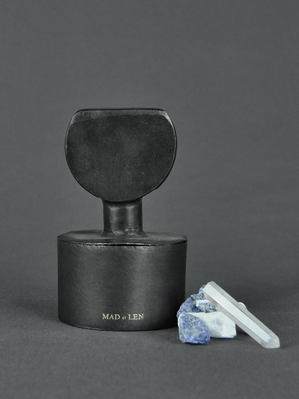 MAD et LEN | Pot Pourri Mineral Totem blue | Kalzit und Soldalith Kristalle | Shop Online | BADINFORM