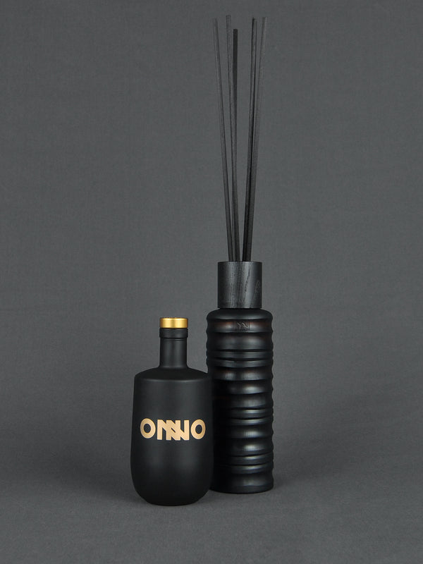 ONNO - Sphere Diffuser | Zanzibar | Sandelholz, Kräuter, Zitrus, Amber, Moschus | 500ml Raumduft | Shop Online | Duft und Design bei BADINFORM