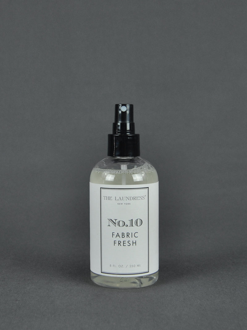 The Laundress - No. 10 FABRIC FRESH CLASSIC | Wäscheduft | 250 ml | freurige Würze, frische Pudernoten, warmer Moschus | Shop online | BADINFORM